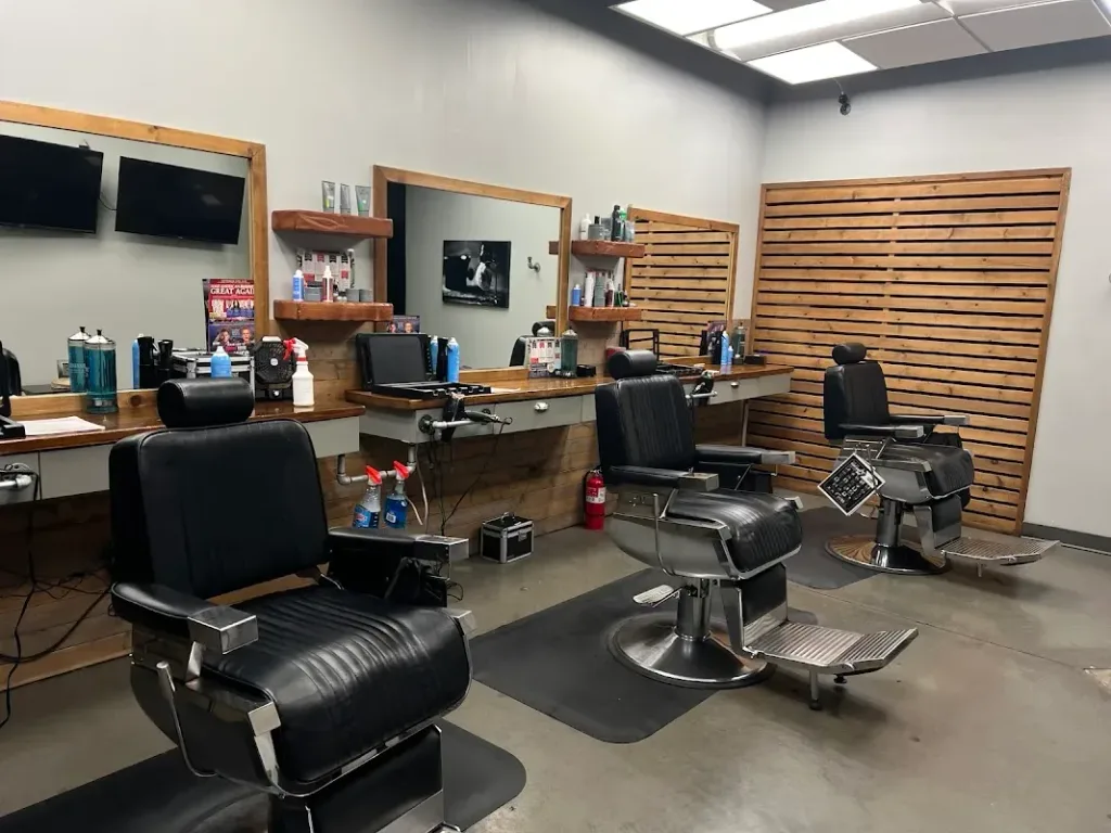 Elephant In The Room of Broken Arrow Men's Haircuts — Hair salon in Broken Arrow